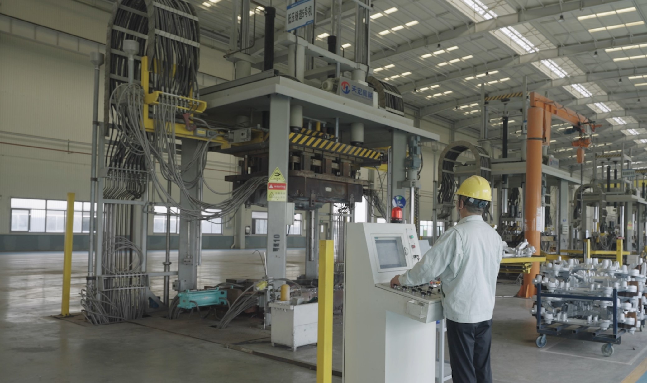 低压压铸机超过20台。